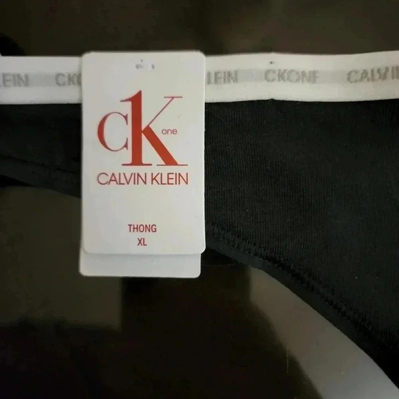 CALVIN KLEIN THONG - Picture 2 of 3